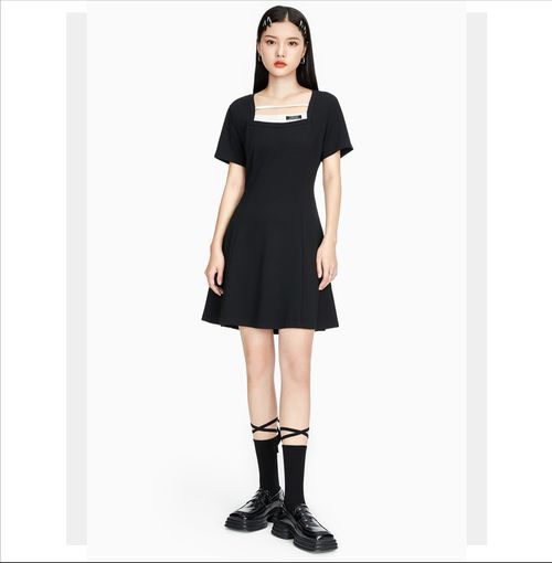 曾紅極一時(shí)的國產(chǎn)服裝品牌，如今存在感幾乎為零，你還記得幾個(gè)？